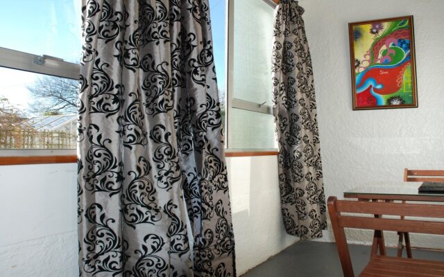 Chillawhile Backpackers Art Gallery