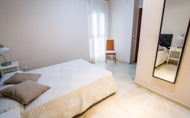 RentalSevilla Gran apartamento en Barrio Santa Cruz