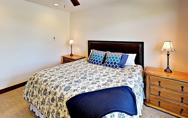 Steamboat Springs Skiers Townhouse by RedAwning