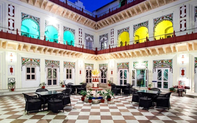 Laxmi Vilas Palace