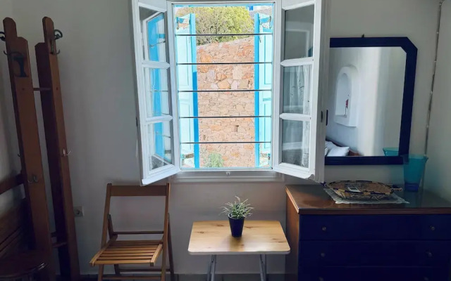 Stylish 2 Bd Escape Apt at Ornos Beach
