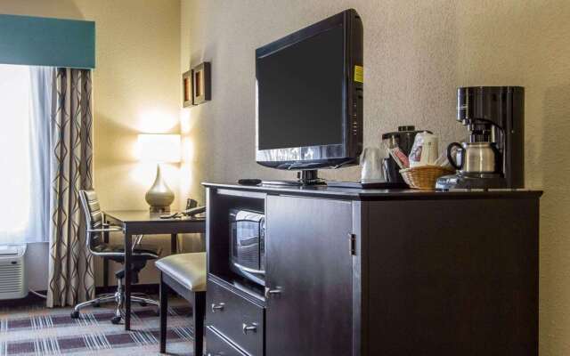 Comfort Suites Airport