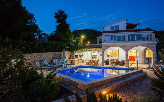 Beautiful Home in Blato With 7 Bedrooms, Wifi and Outdoor Swimming Pool