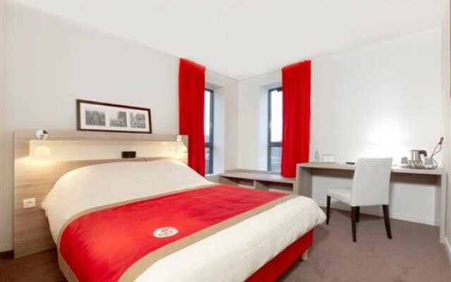 Kyriad Versailles - St-cyr-l'ecole