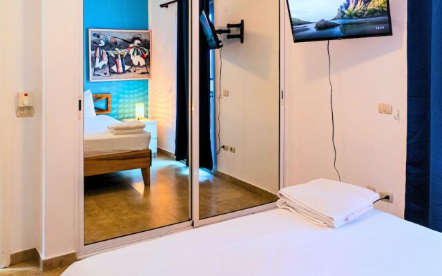 Tribe Inn & Rooftop Lounge