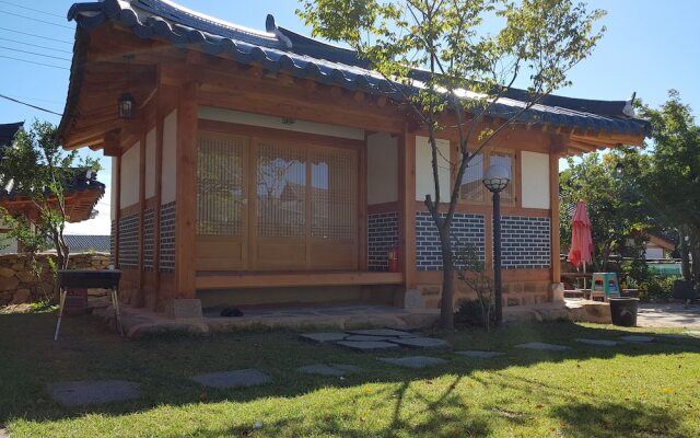 Mr.Choi Hanok Pension