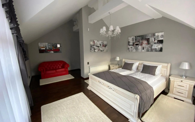 Hostynnyy Dvir Apartament Hotel