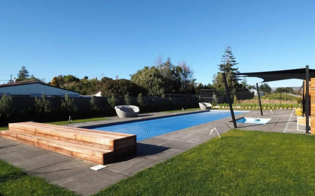 36 on Burgundy - Martinborough Holiday Home