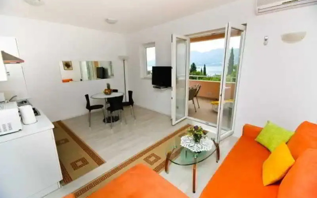 Villa Ana Apartments