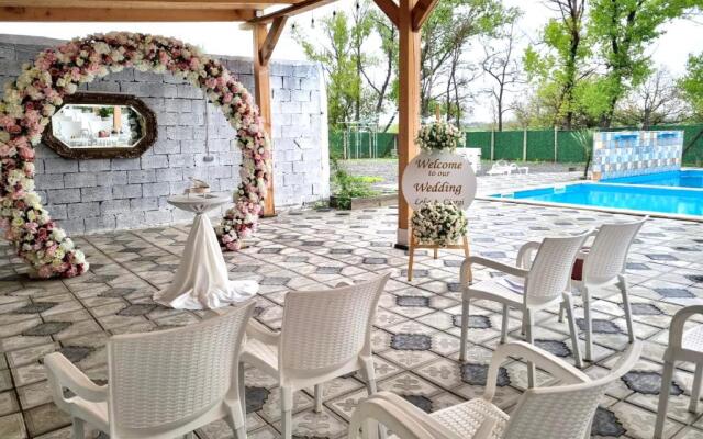 Laguna House next to Pool at Bazaleti Lake