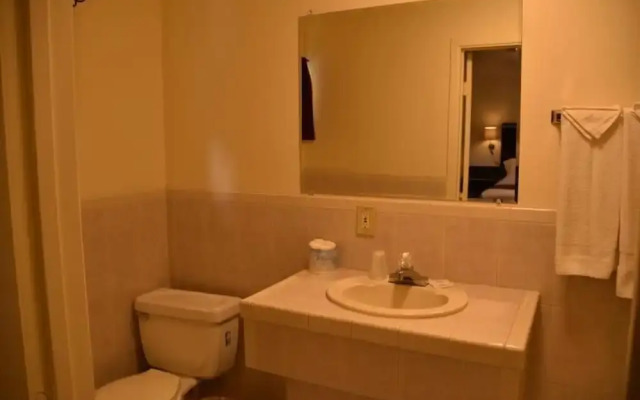 Baycities Motel
