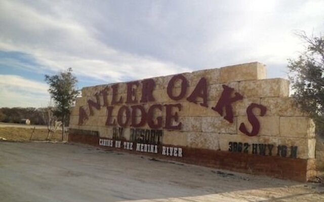 Antler Oaks Lodge and RV Resort
