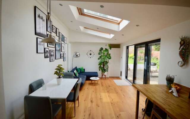 Elegant Bristol Garden Flat By The Arches