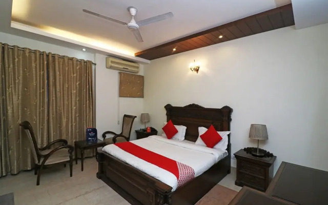 OYO 28061 Amar Villa One