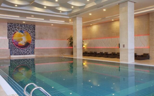 Crowne Plaza Hotel Dandong