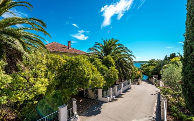 Stunning 3-bed House in Orebic