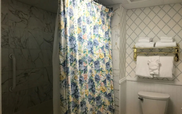 Lilac Tree Suites