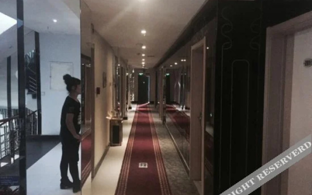 Yijia Business Inn