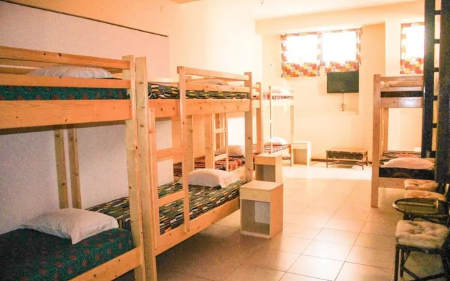 Hotel Ah Maio - Bed in Mixed Dormitory Room 1