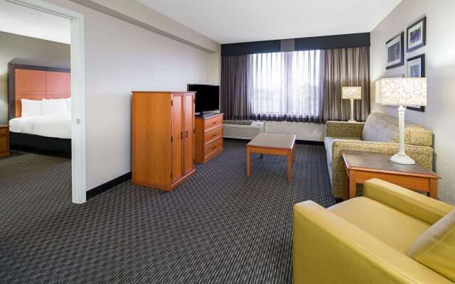 La Quinta Inn & Suites by Wyndham Buena Park