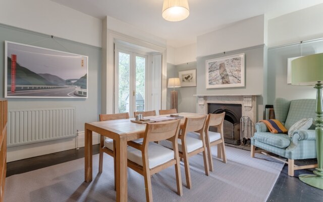 Cosy Brixton House With Great Transport Links