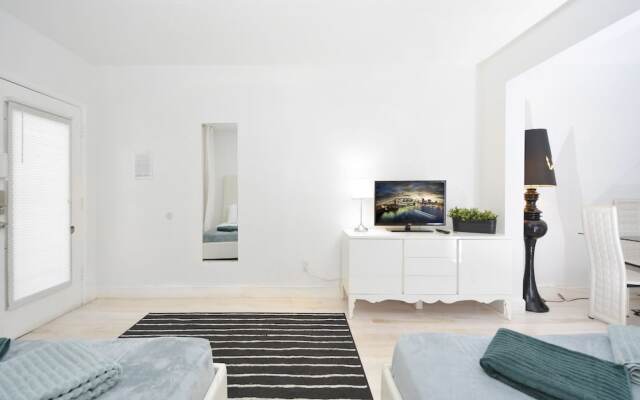 761 South Beach Apartments