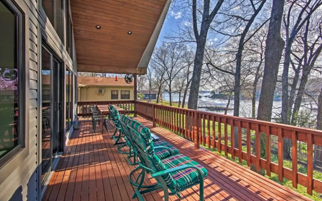 Fire Pit & Boat Slip: Waterfront Grove Getaway