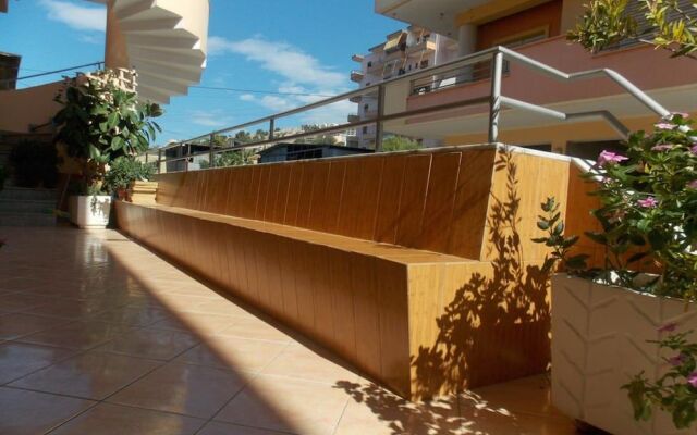 Apartments and Rooms Armanda