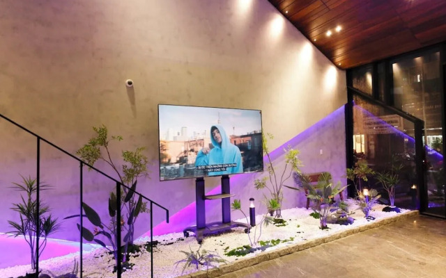 Saigon Travel Lounge