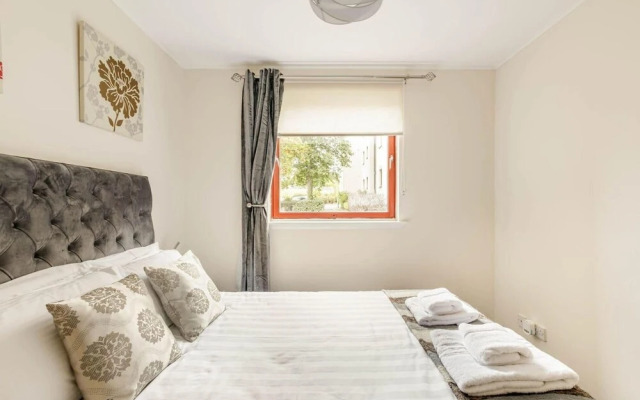 Stylish 2-bed Apartment w/ Kitchen, Ultrafast Wifi