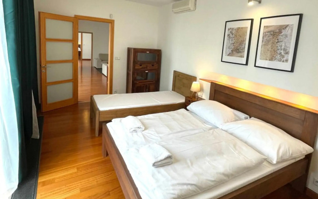 Hradební 10 - Terrace Apartments in the Old Town