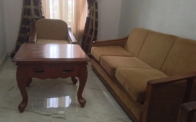 Nue Crest Hotel & Suites