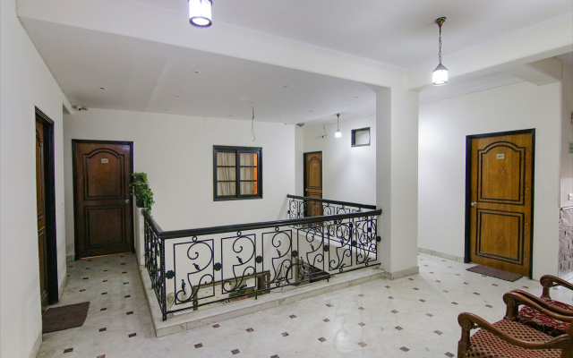 Fabhotel Singh Suite
