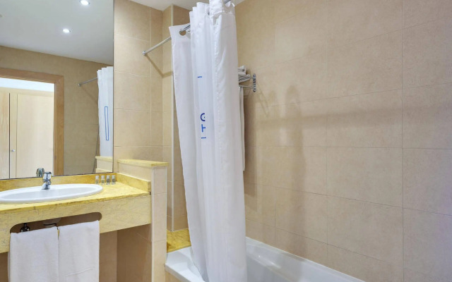 Cabogata Beach Hotel