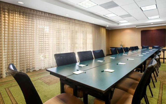 La Quinta Inn And Suites By Wyndham Austin Southwest