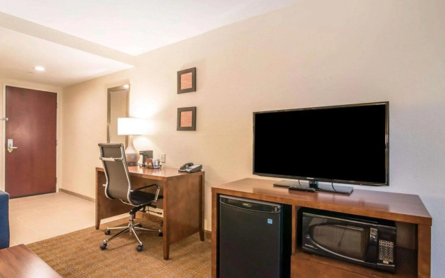 Comfort Inn & Suites Brattleboro I-91