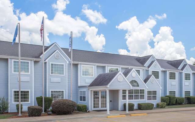 Microtel Inn by Wyndham Broken Bow