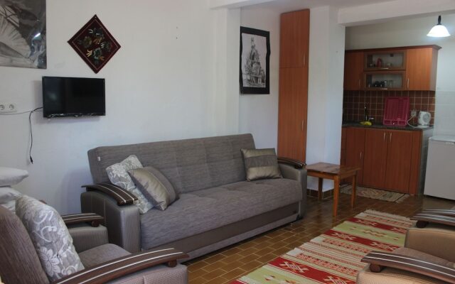 Zeybek 2 Pension & Apart