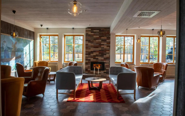 Arctic River Lodge