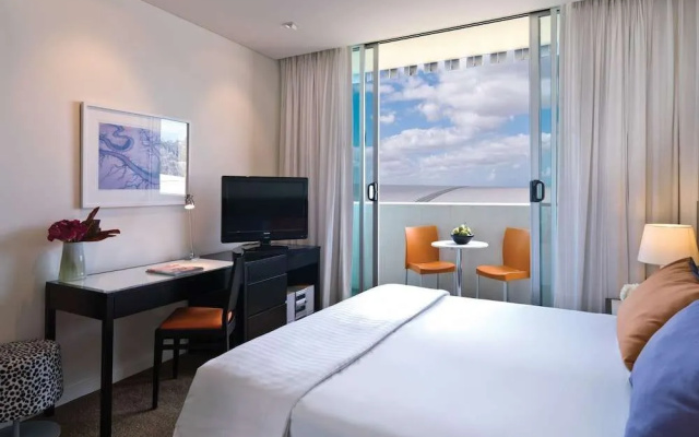 Adina Apartment Hotel Perth – Guest Rooms – Perth