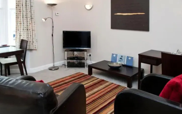 Norwich Street Apartments (Peymans)