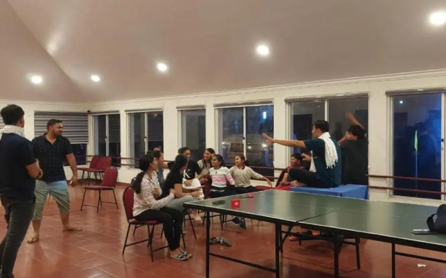 MaxiMunnar T&U Leisure Hotel