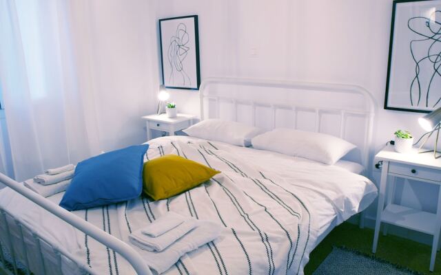 Breeze One Bedroom Apartment by BluPine