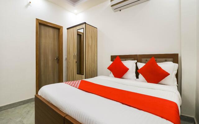 OYO 76709 Hotel Mannat Stays
