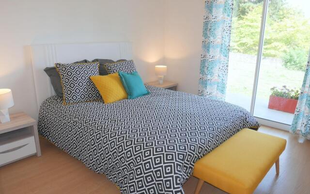 Comfortable Holiday Home With Partial sea Views, Douarnenez-treboul