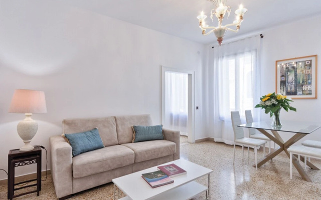Tolentini Canal View Apartment