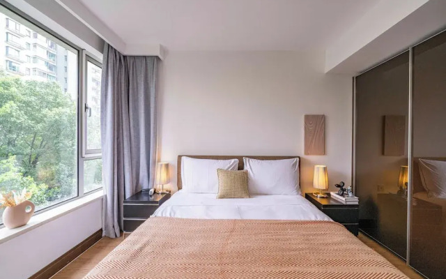 Tyms Modern 1BR 1BA Suite Xujiahui Shops
