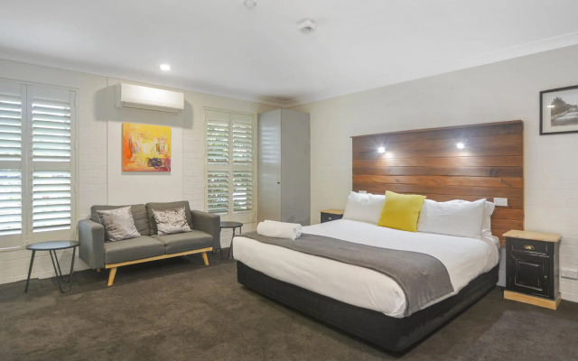 Pleasant Way River Lodge