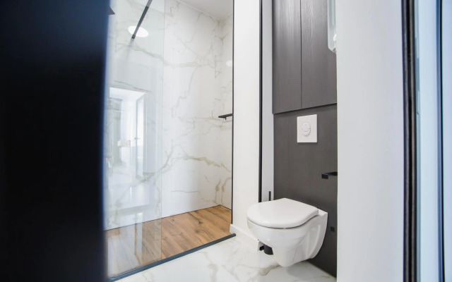 Monochrome Style Central Apartment