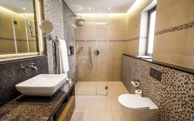 Four Seasons Country Club